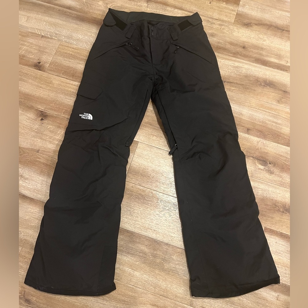 North face women’s ski pants. Freedom insulated. Only worn once!